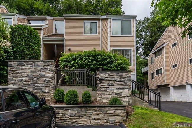 Building Photo - 170 Birchwood Cl