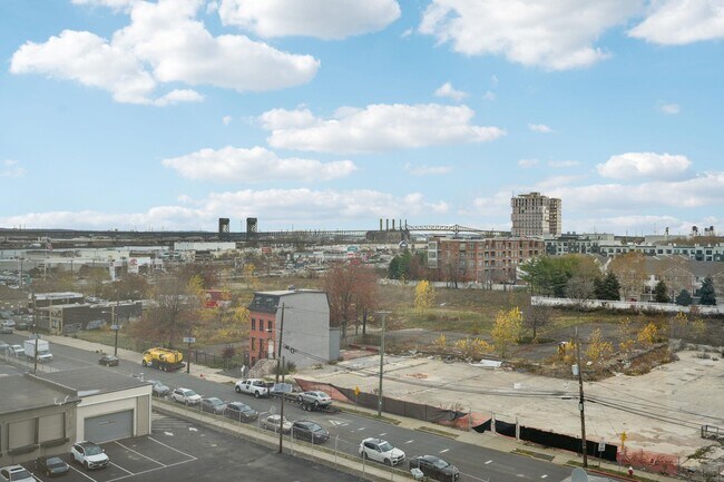 Building Photo - 1 Mallory Ave