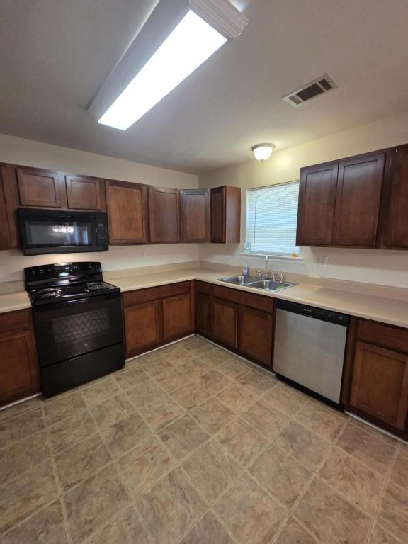 Building Photo - 4543 Beau Point Ct SW