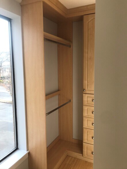 Walk in closet - 2501 K St NW