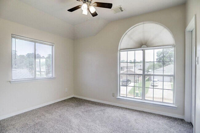 Building Photo - Move in ready Home in Conroe for Lease!