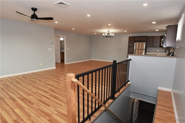 Building Photo - 225 Clinton Rd