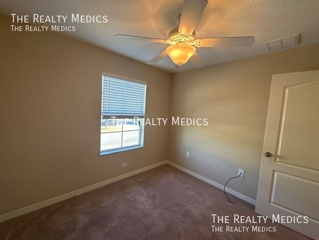 Building Photo - 272 Carina Cir