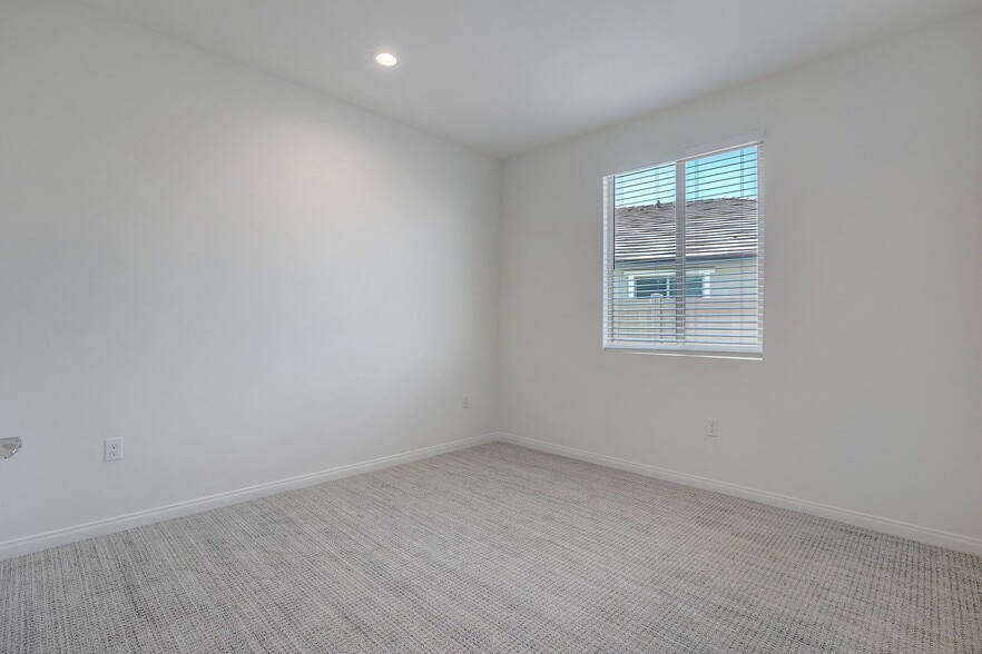 Building Photo - 29587 Fortitude Dr