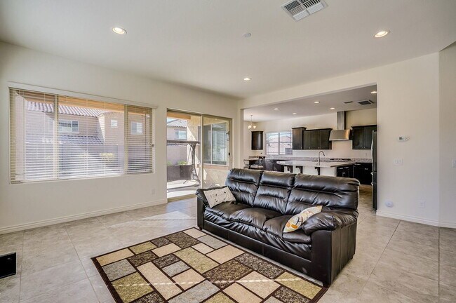 Building Photo - 4529 E Vista Bonita Dr