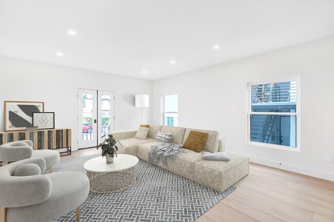 Building Photo - 1237 Orange Grove Ave