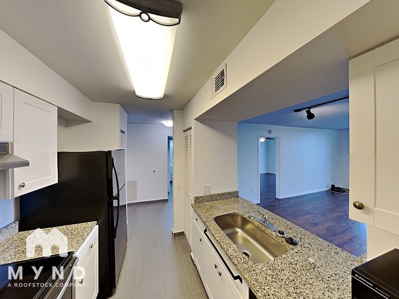 Building Photo - 2333 Feather Sound Dr