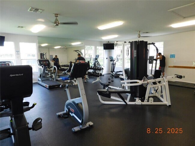 Building Photo - 6100 Stevenson Dr