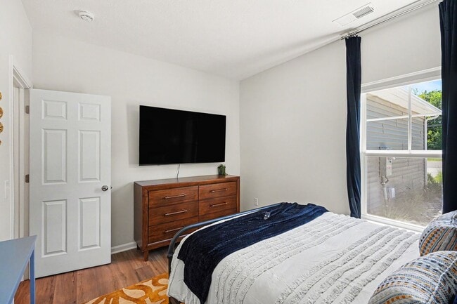 Building Photo - Modern Retreat | Brand-New 2BR, 2BA Duplex