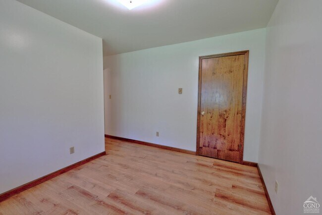 Building Photo - 561 Bald Hill Rd S