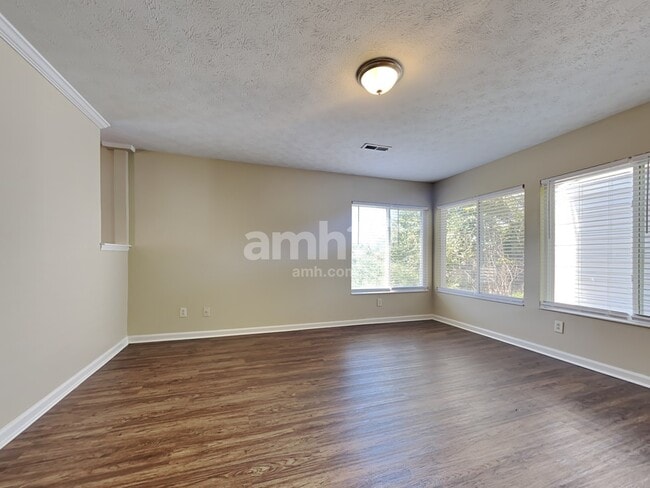 Building Photo - 10399 Peacock Ln