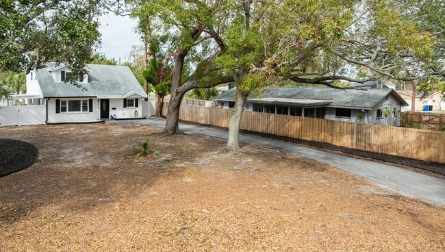 Building Photo - 5816 Woodrow Wilson Blvd NE