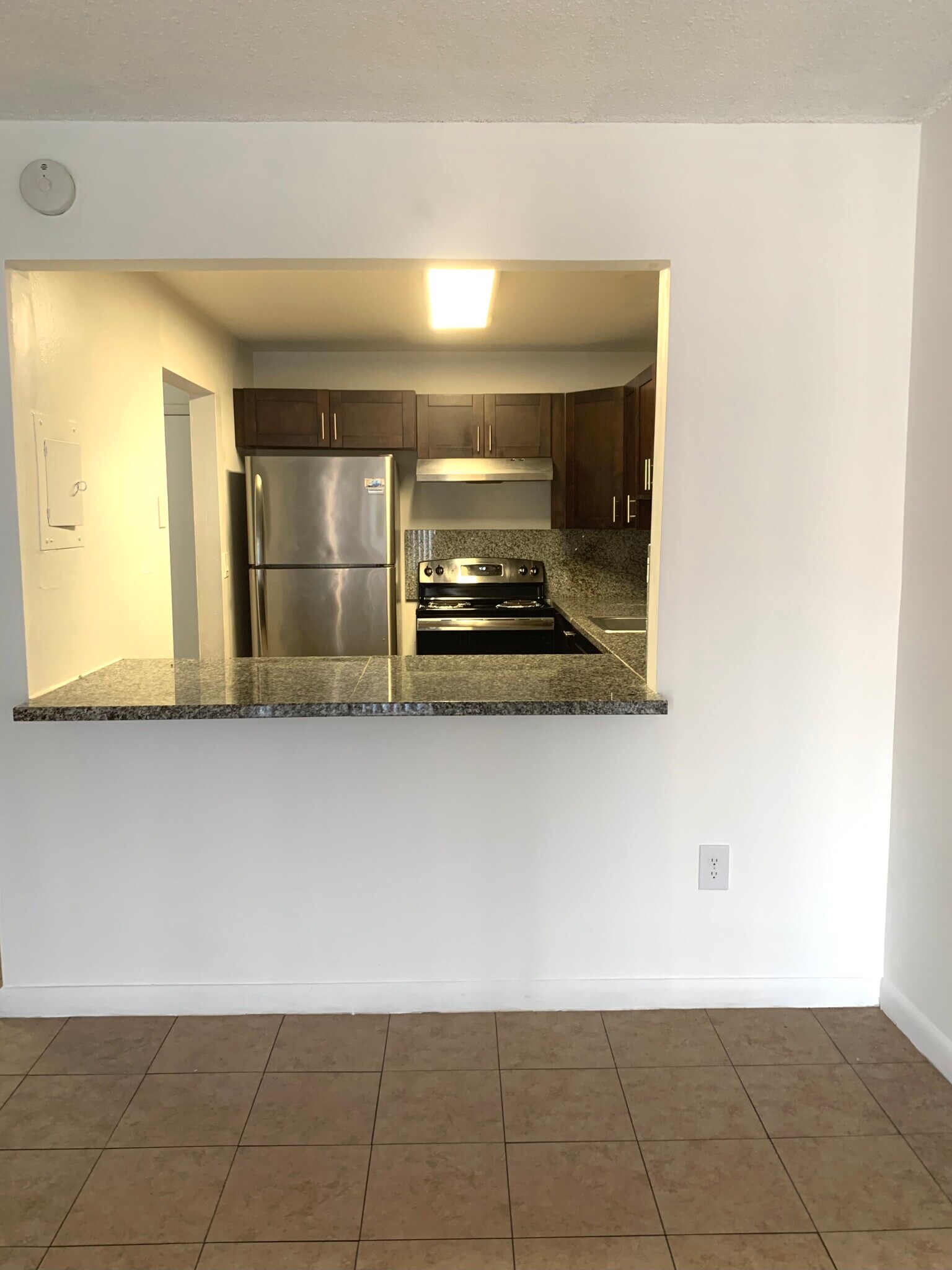 Building Photo - 6130 W 19th Ave