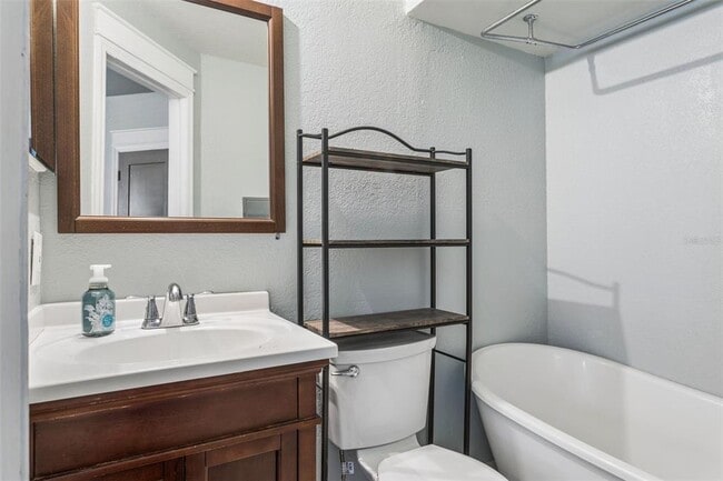 Building Photo - 5720 Dalden Dr