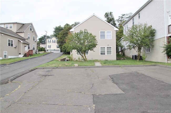 Building Photo - 673 Hope St