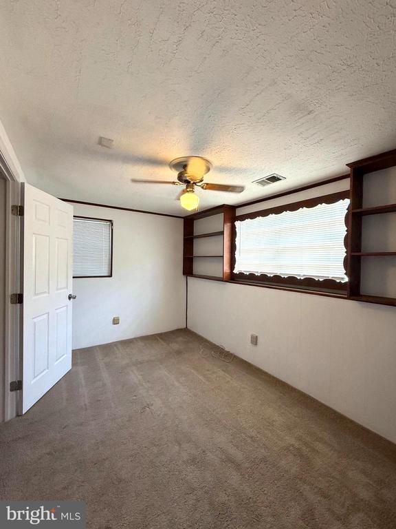 Building Photo - 1234 Pleasant Valley Dr