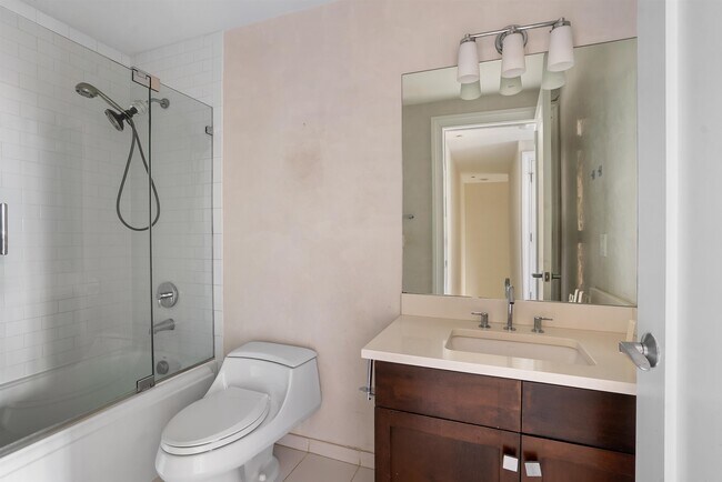 Building Photo - 34 Cambridge Wy