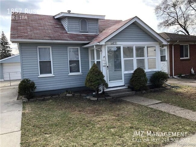 Primary Photo - 1857 Russell Ave