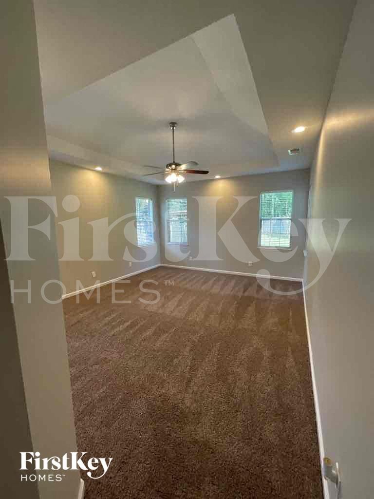 Building Photo - 3396 Forest Glen Dr