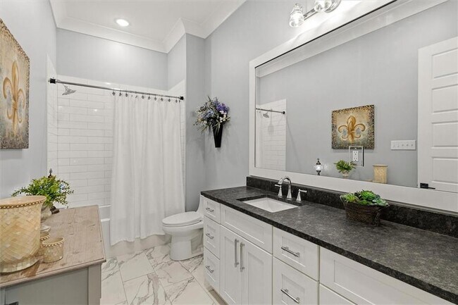 Building Photo - 501 N Corniche Du Lac