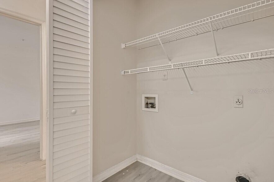 Building Photo - 4002 Crockers Lake Blvd