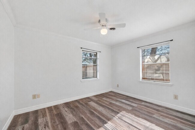 Building Photo - 703 Coryell St