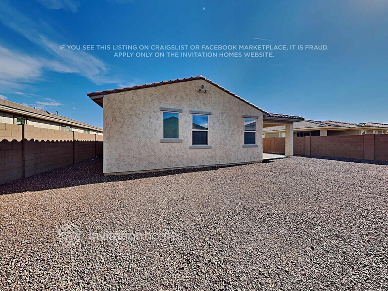 Building Photo - 18158 W Fulton St