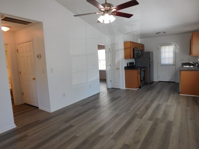 Building Photo - 1338 Hunters Rd