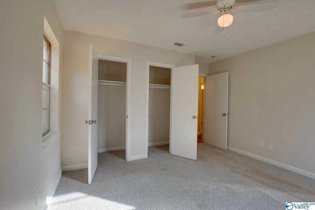 Building Photo - 3908 Grunden Dr SW