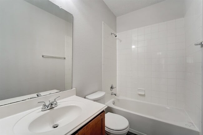 Building Photo - 315 Apache Field Ln