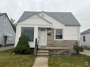 Building Photo - Beautiful Warren Home with Detached Garage...