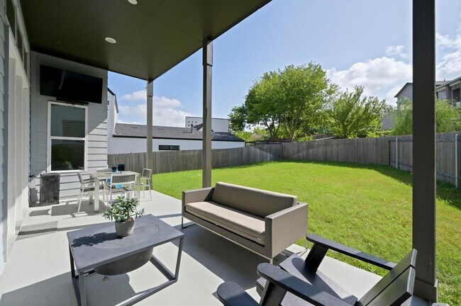 Building Photo - 5317 Agatha Cir