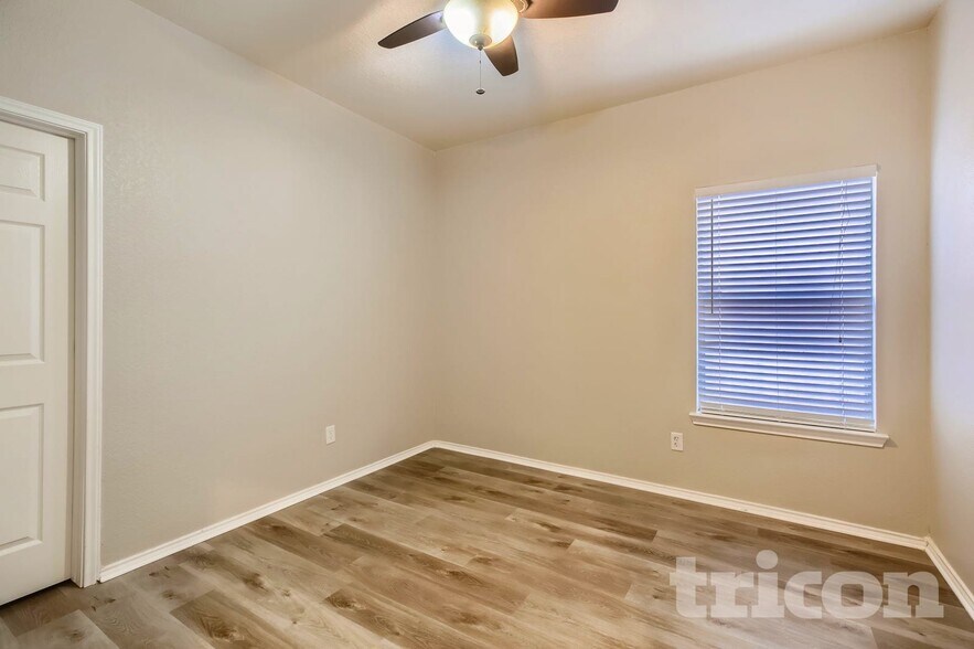 Building Photo - 5626 Cross Pond