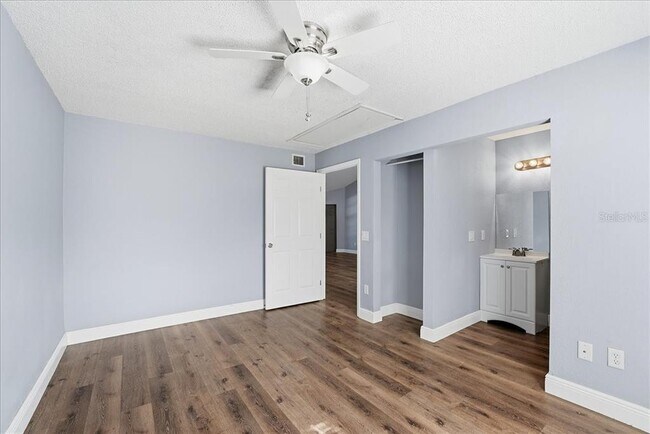 Building Photo - 3651 N Goldenrod Rd