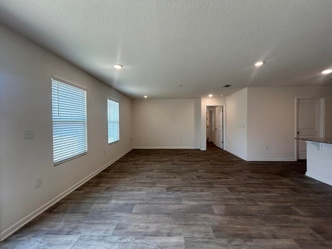 Building Photo - 916 Merganser Way