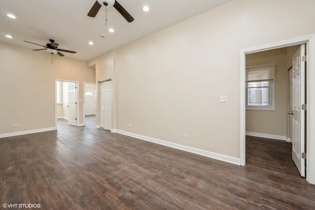 Building Photo - 5026 W Madison St