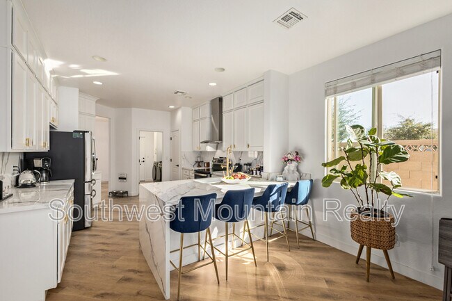 Building Photo - 17809 W Lincoln St