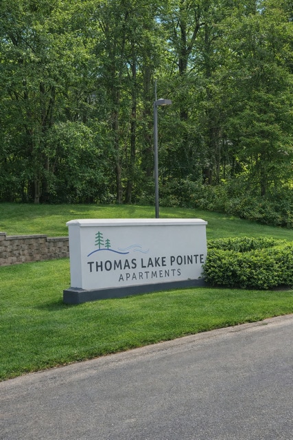 Building Photo - Thomas Lake Pointe