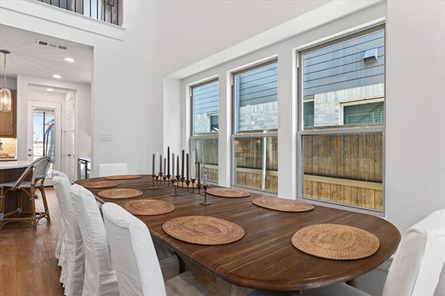 Building Photo - 1908 Elm Pl