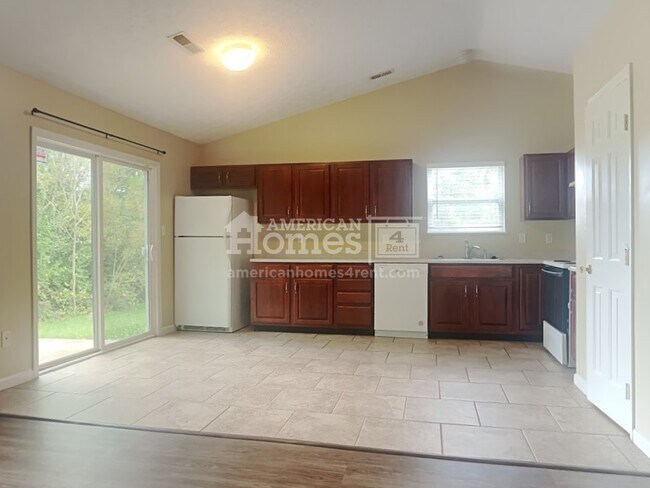 Building Photo - 131 Green Meadow Court