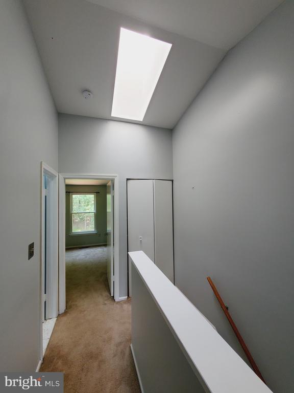 Building Photo - 19 Island Run Ct