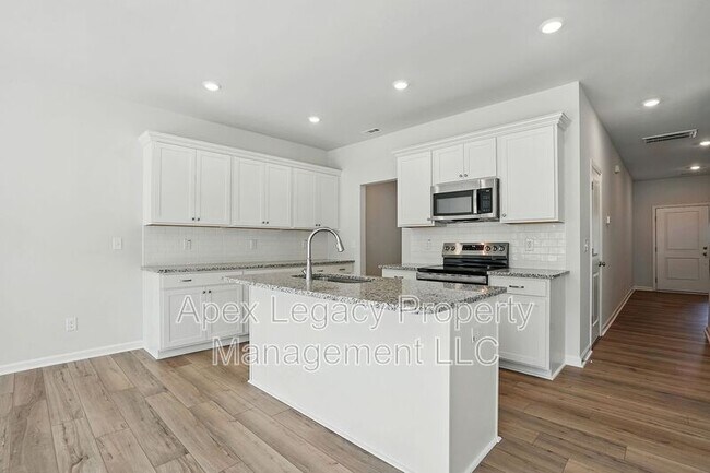 Building Photo - 112 Central Townes Wy