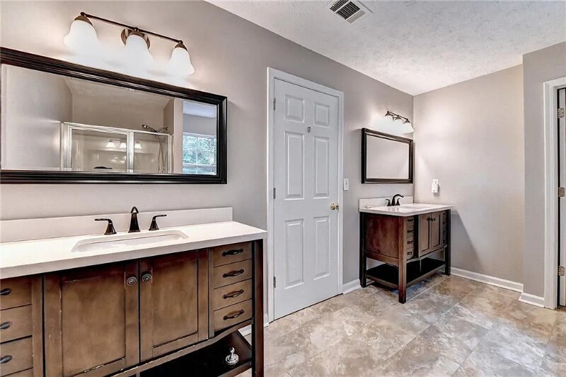 Building Photo - 1227 Yellow River Dr