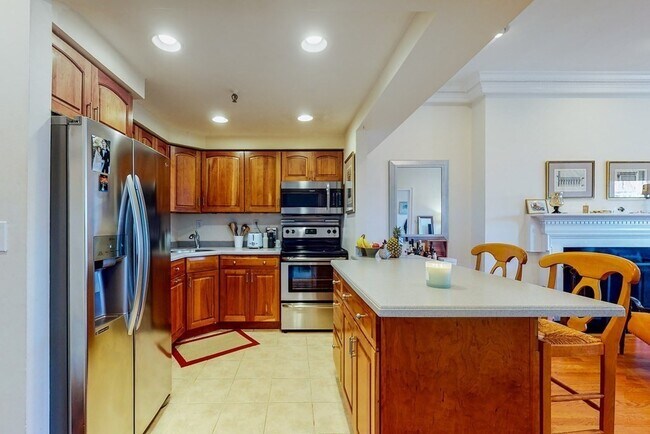 Building Photo - 320 Commonwealth Ave