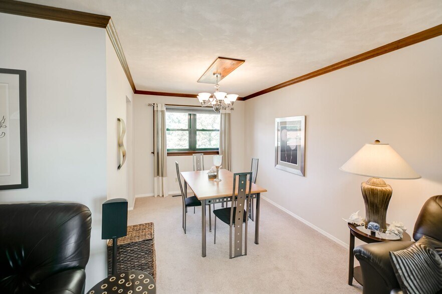 Building Photo - 2711 Sky Hill Ct
