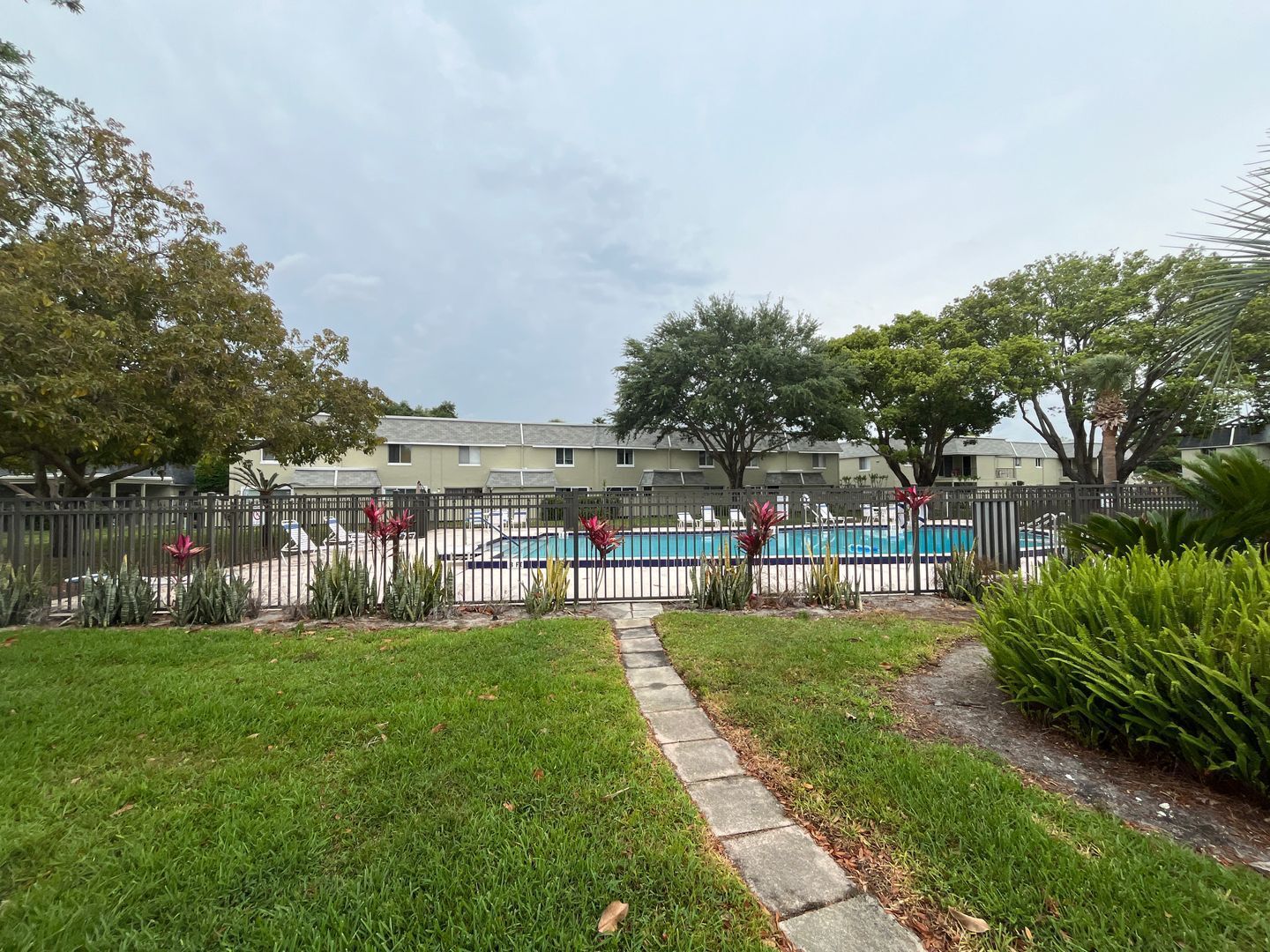 Building Photo - 525 Conway Rd