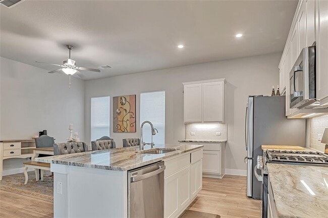 Building Photo - 175 Brooks Ranch Dr