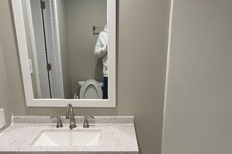 bath - 306 Lindsay Ave