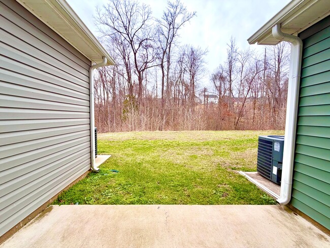 Building Photo - 235 Woodland Vly Ln