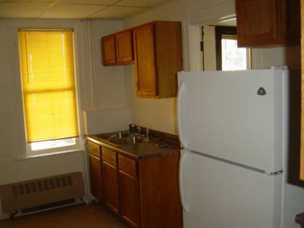 Building Photo - 313 N 21st Ave W